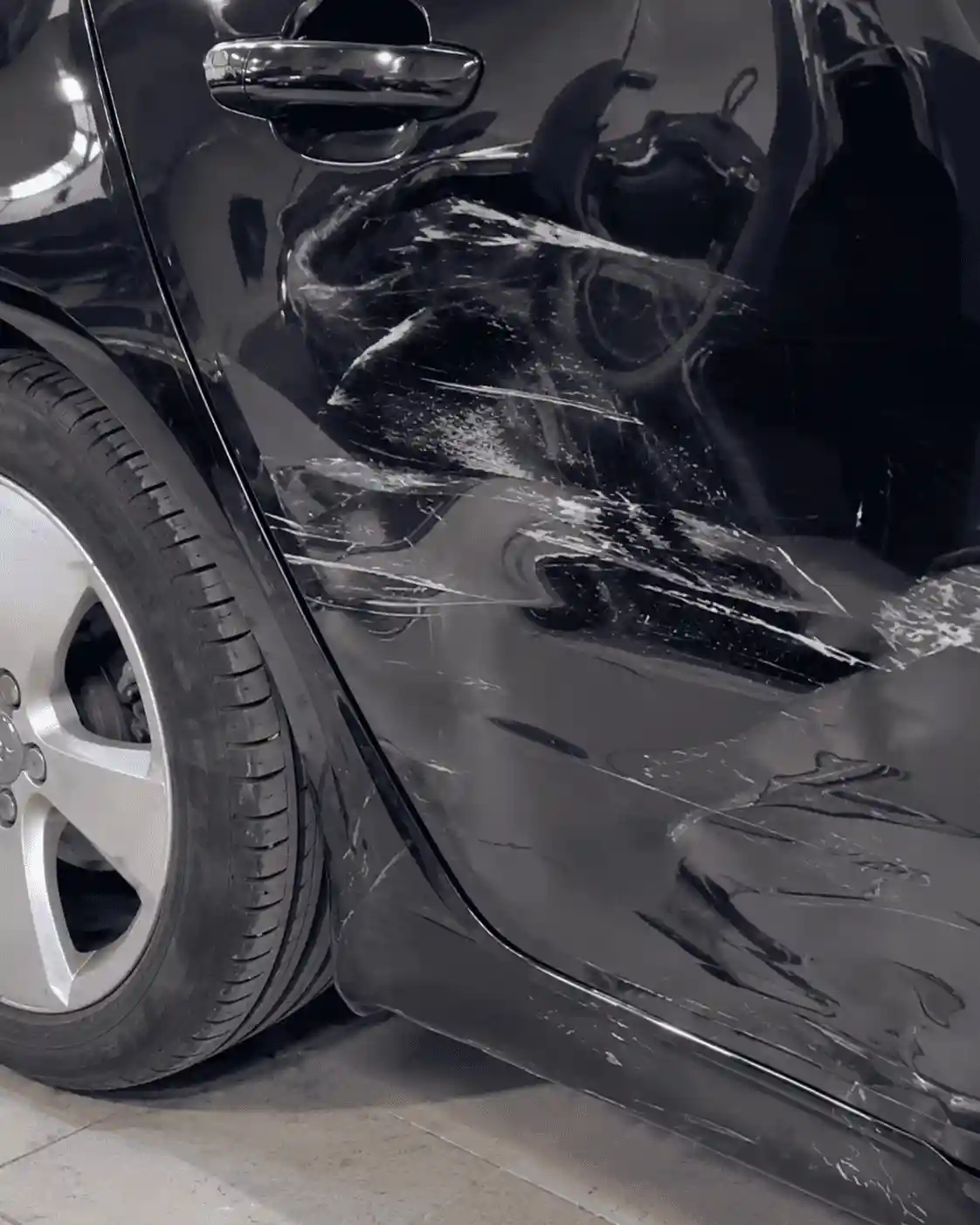 Audi A3 — aile arrière endommagée avant intervention